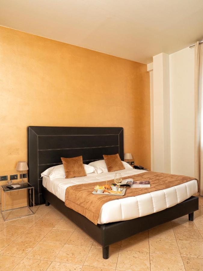 Hotel Europa ปาลาซโซโล ซุลลอลิโย ภายนอก รูปภาพ