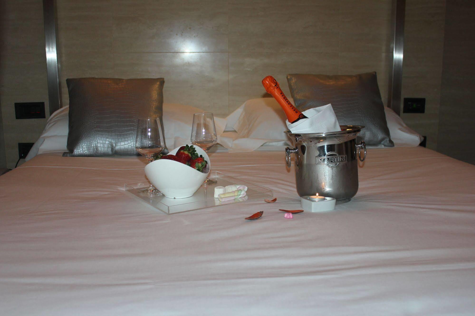Hotel Europa ปาลาซโซโล ซุลลอลิโย ภายนอก รูปภาพ